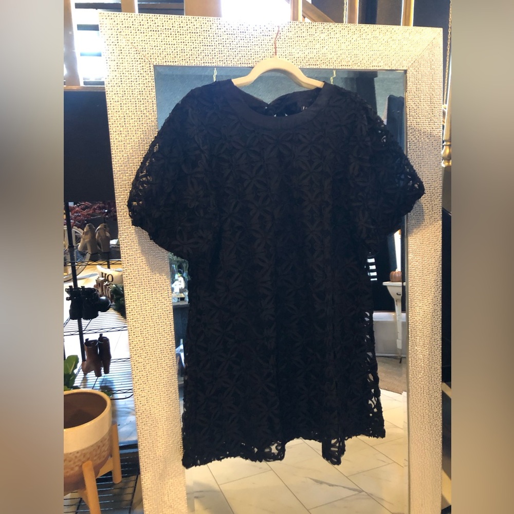 Very J Black Lace Dress with Short Sleeves